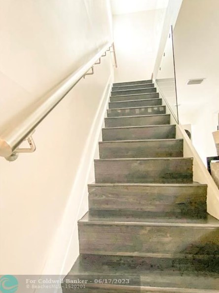 20014 6th Court Cir, Miami FL 33179-2407 exterior