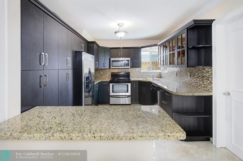 7251 Arthur St, Hollywood FL 33024-5418 exterior