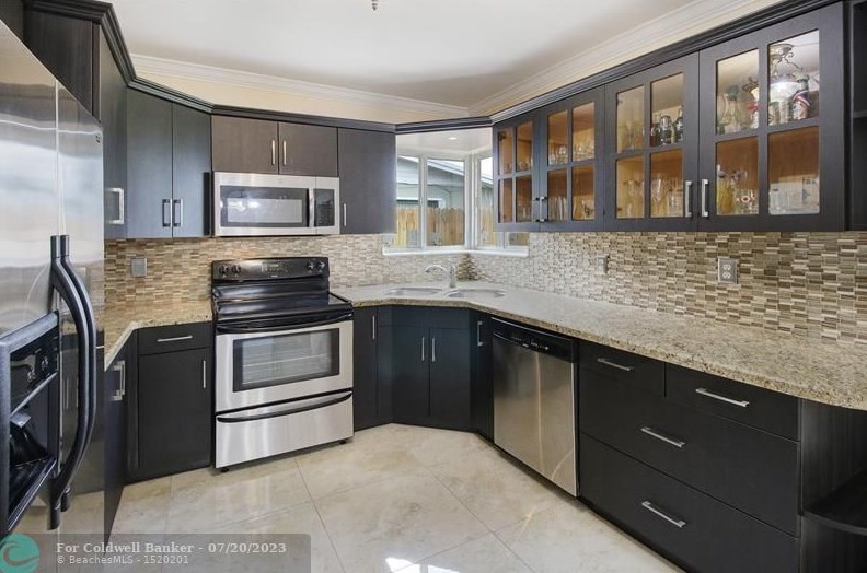 7251 Arthur St, Hollywood FL 33024-5418 exterior