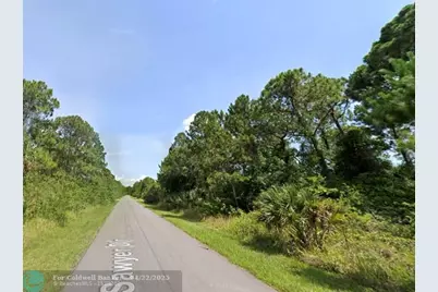 Sawyer  Cir, North Port, FL 34288 - Photo 3