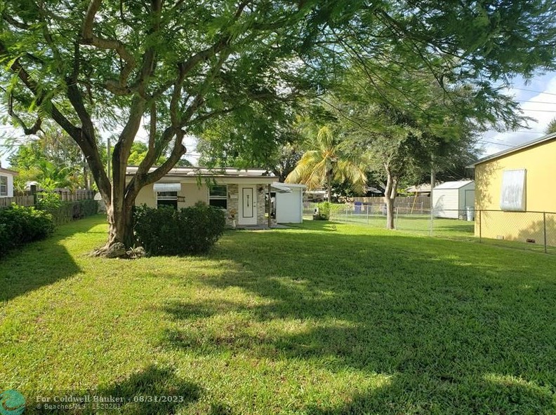 2228 Thomas St, Hollywood FL  33020-2037 exterior