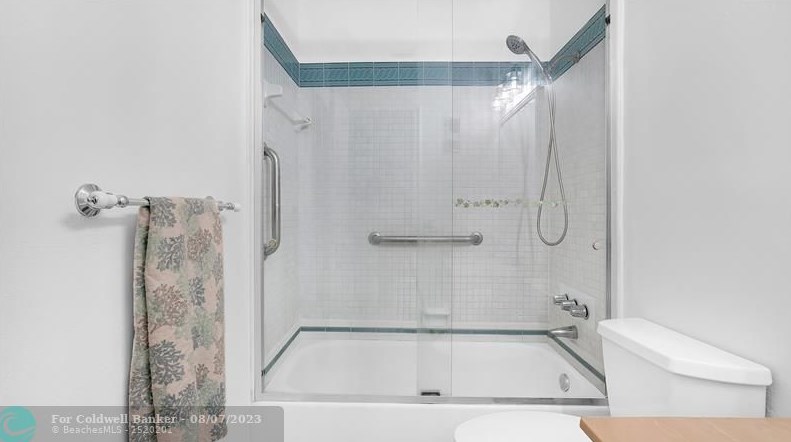 4944 Sheridan St, Hollywood FL 33026-1422 exterior