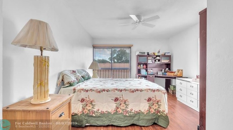 4944 Sheridan St, Hollywood FL 33026-1422 exterior