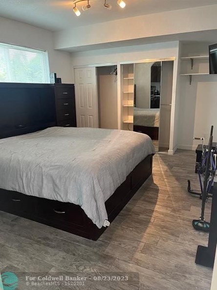 2001 Park Rd, Hollywood FL  33021-4301 exterior