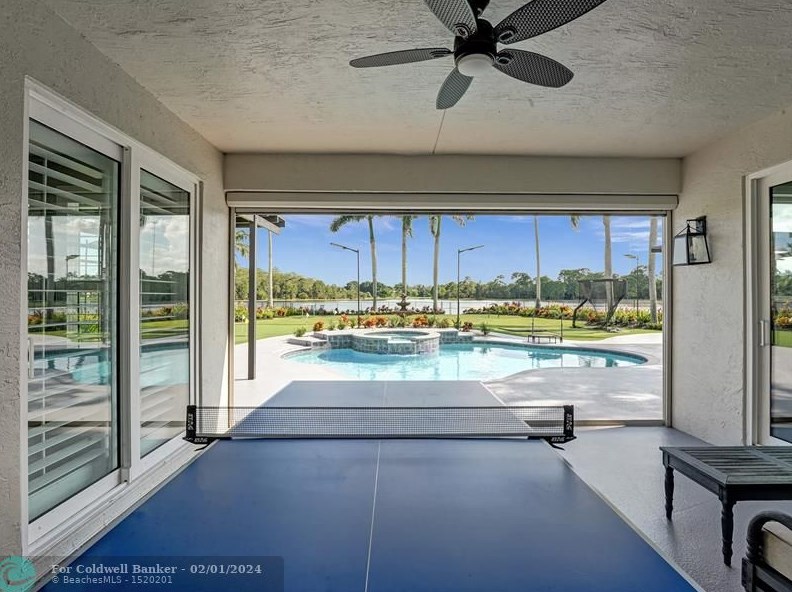 4589 Hunting Trl, Lake Worth FL  33467-3534 exterior