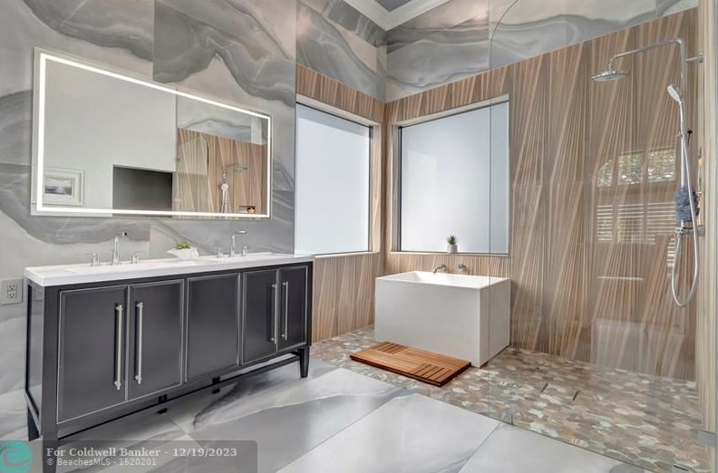 6945 Cobia Cir, Boynton Beach FL  33437-3640 exterior