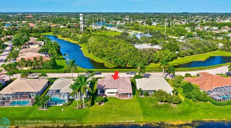 6945 Cobia Cir, Boynton Beach FL  33437-3640 exterior