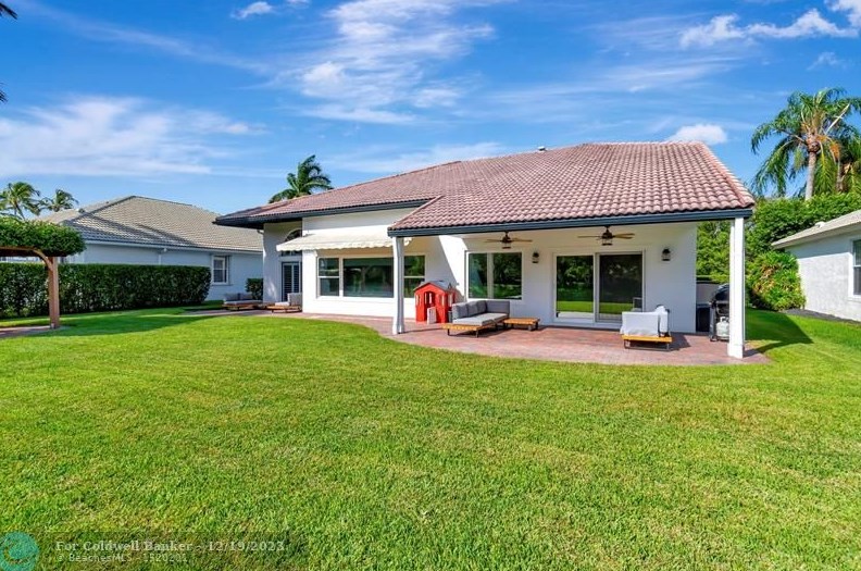 6945 Cobia Cir, Boynton Beach FL  33437-3640 exterior