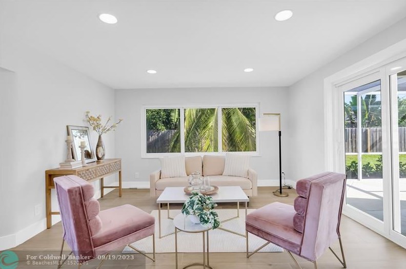 943 4th St, Boca Raton FL  33432-4201 exterior