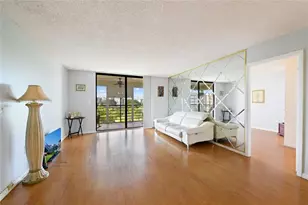 1400 St Charles Pl, Pembroke Pines, FL 33026 - Photo 5