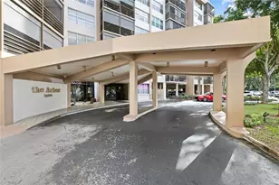 1400 St Charles Pl, Pembroke Pines, FL 33026 - Photo 23