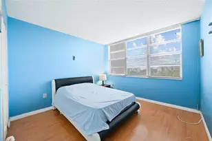 1400 St Charles Pl, Pembroke Pines, FL 33026 - Photo 13