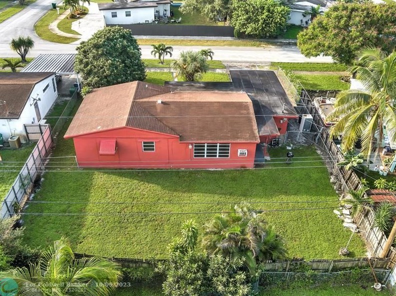 4841 175 Ter, Miami FL 33056-3612 exterior