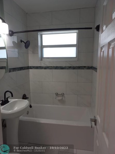 1861 161 St, Miami FL  33162-4817 exterior