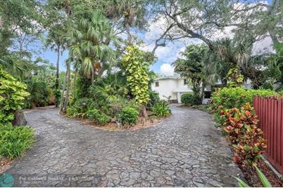 1240 SW 14th Ave - Photo 1