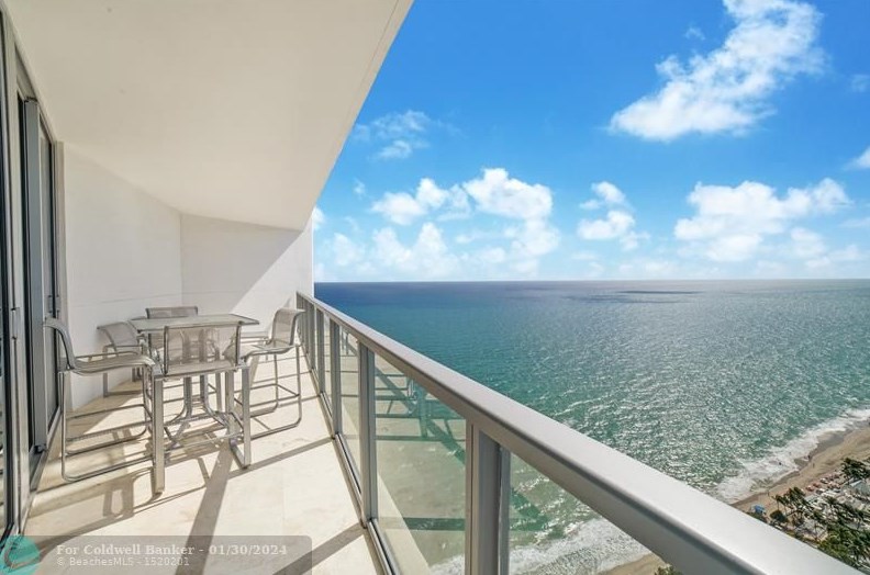 3101 Ocean Dr, Hollywood FL  33019-2804 exterior