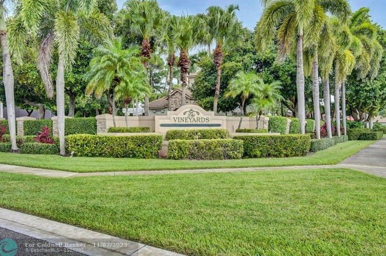 4104 Plumbago Pl, Lake Worth FL  33462-3420 exterior