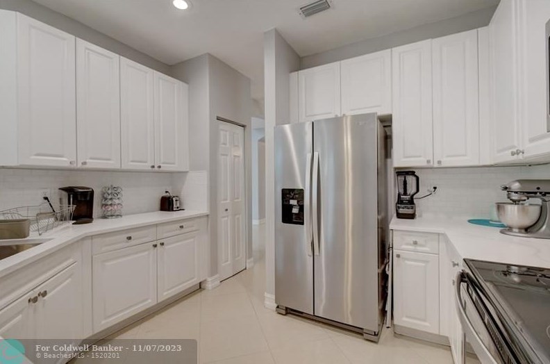 4104 Plumbago Pl, Lake Worth FL  33462-3420 exterior