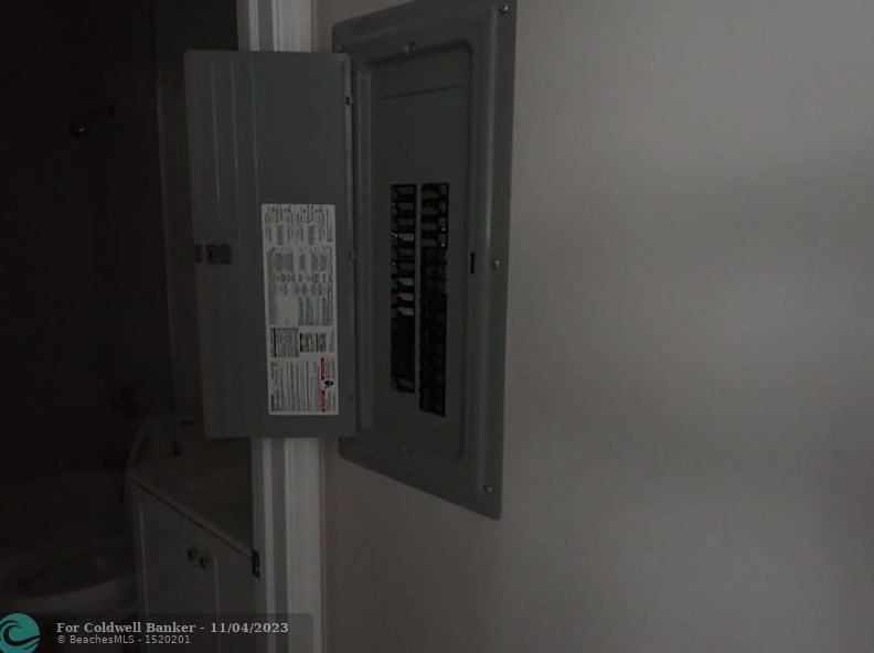 2241 62nd Ave, Hollywood FL  33024-4229 exterior