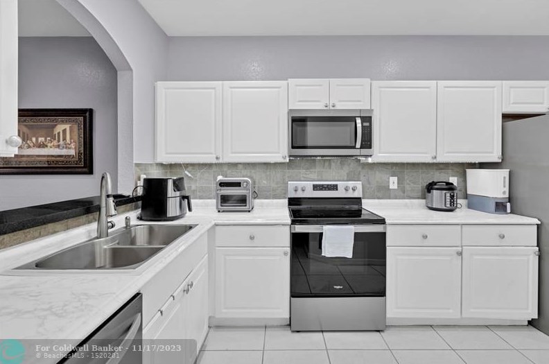 4741 12th Pl, Pompano Beach FL  33442-8223 exterior