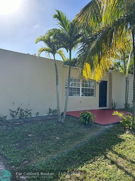 3866 Pensacola Dr, Lake Worth FL  33462-2241 exterior