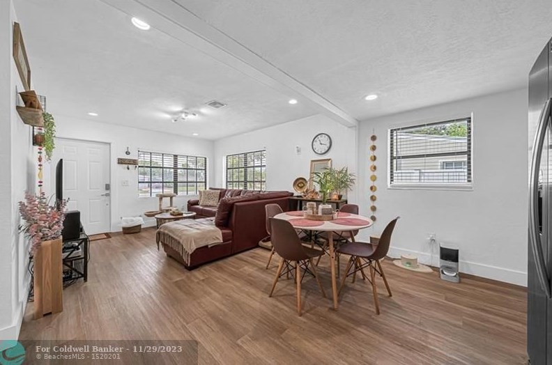 6541 Miramar Pkwy, Hollywood FL  33023-3879 exterior