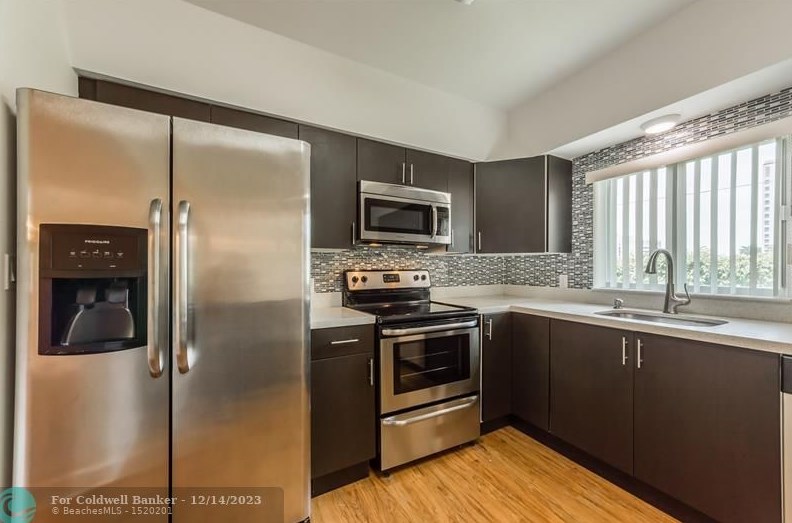 90 Sevilla Ave, Miami FL  33134-6117 exterior