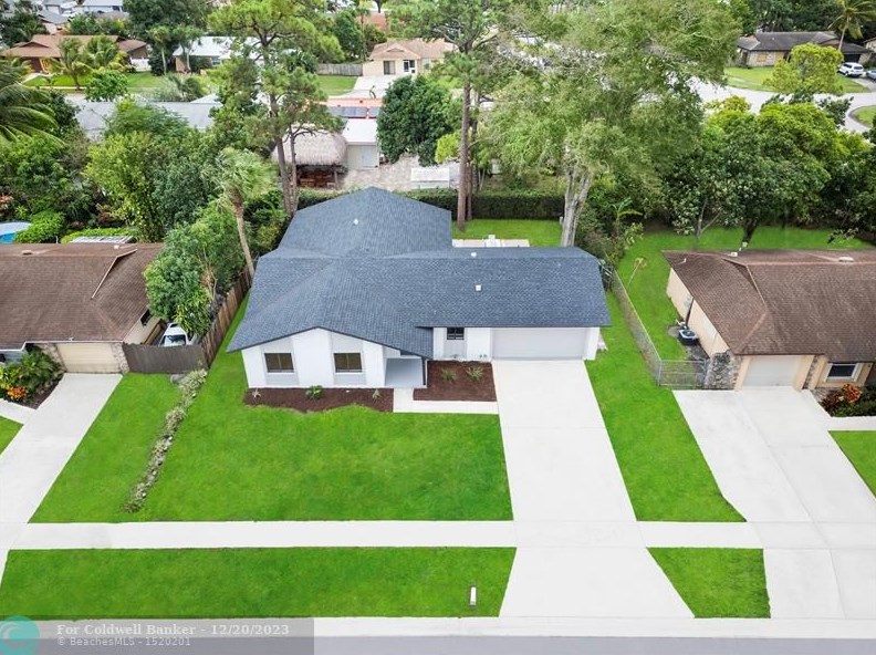 6256 Saxon Blvd, West Palm Beach FL  33417-5436 exterior