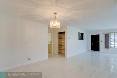 4364 NW 9th Ave, Unit #16-1D - Photo 1