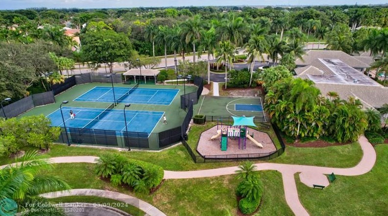 19640 Dinner Ky Dr, Boca Raton FL 33498-4523 exterior