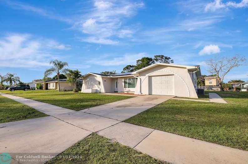 201 Dabney Dr, Fort Pierce FL  34983-2050 exterior