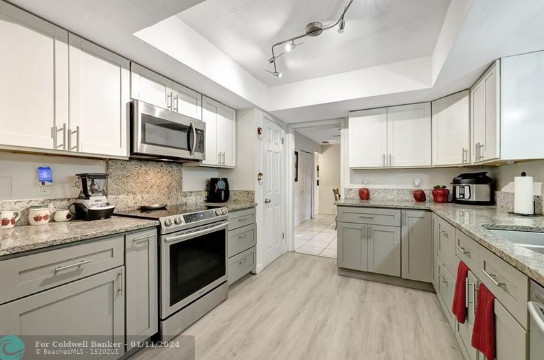 201 Dabney Dr, Fort Pierce FL  34983-2050 exterior