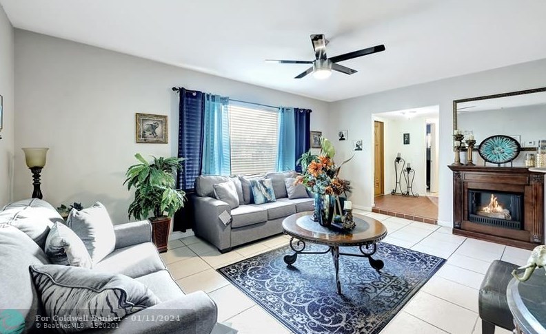 201 Dabney Dr, Fort Pierce FL  34983-2050 exterior