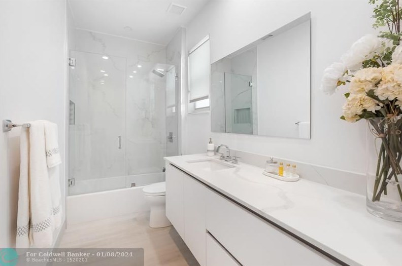 6550 Somerset Cir, Boca Raton FL  33496-4021 exterior