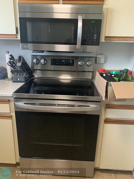 2502 Caladium Ct, Fort Pierce FL  34952-7219 exterior