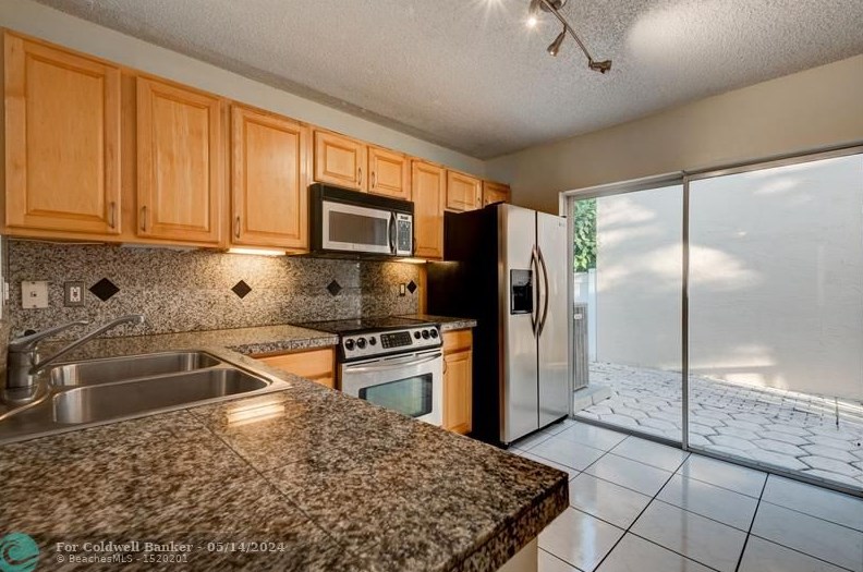 11910 12 St, Hollywood FL 33026-3874 exterior