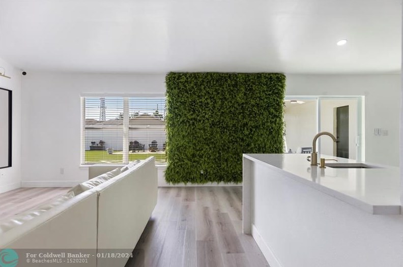 2062 Larchmont Ln, Fort Pierce FL  34984-4337 exterior