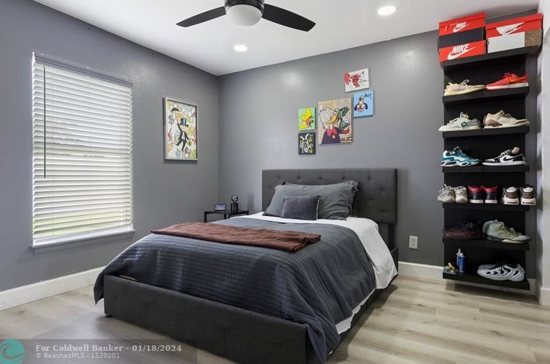 2062 Larchmont Ln, Fort Pierce FL  34984-4337 exterior