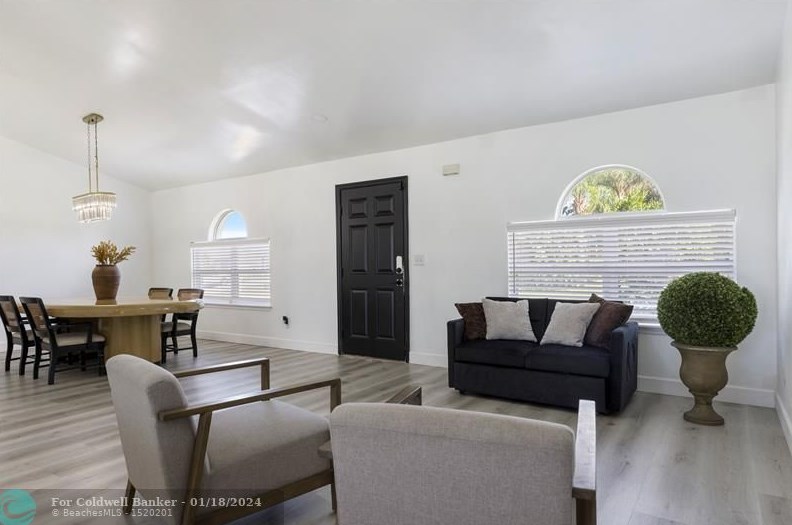 2062 Larchmont Ln, Fort Pierce FL  34984-4337 exterior