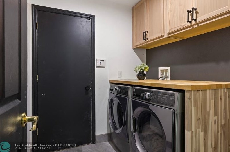 2062 Larchmont Ln, Fort Pierce FL  34984-4337 exterior