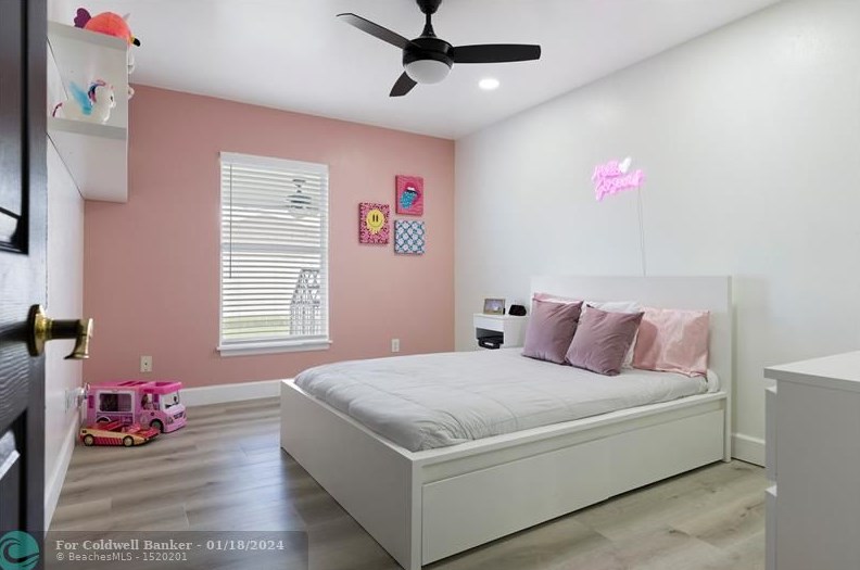 2062 Larchmont Ln, Fort Pierce FL  34984-4337 exterior