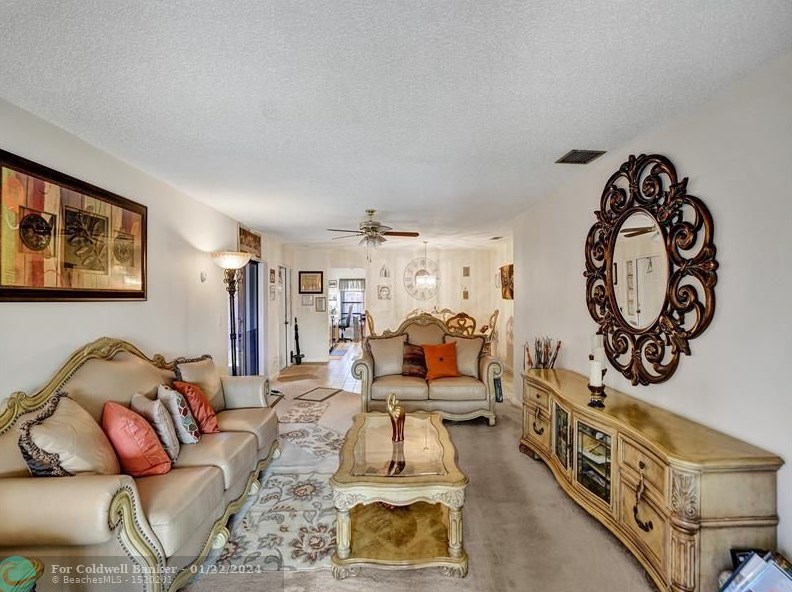 5094 Mirror Lakes Blvd, Boynton Beach FL  33472-1214 exterior