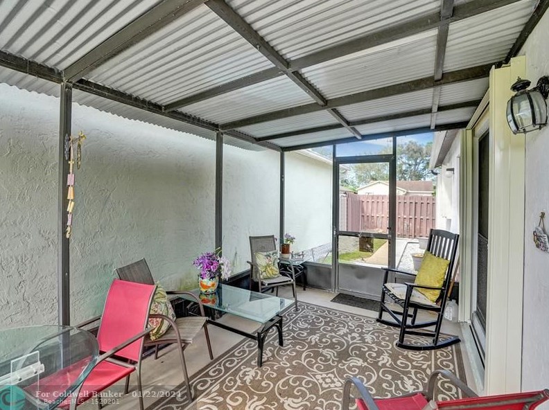 5094 Mirror Lakes Blvd, Boynton Beach FL  33472-1214 exterior