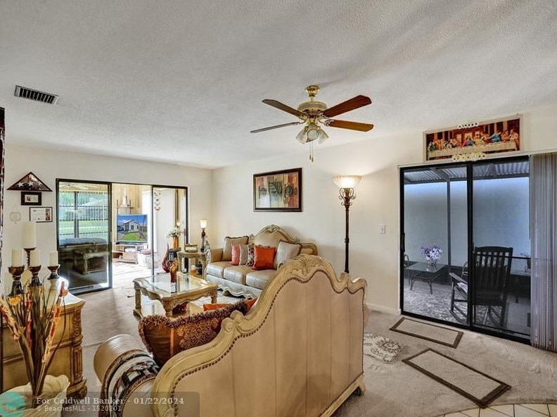 5094 Mirror Lakes Blvd, Boynton Beach FL  33472-1214 exterior