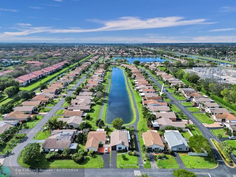 5094 Mirror Lakes Blvd, Boynton Beach FL  33472-1214 exterior