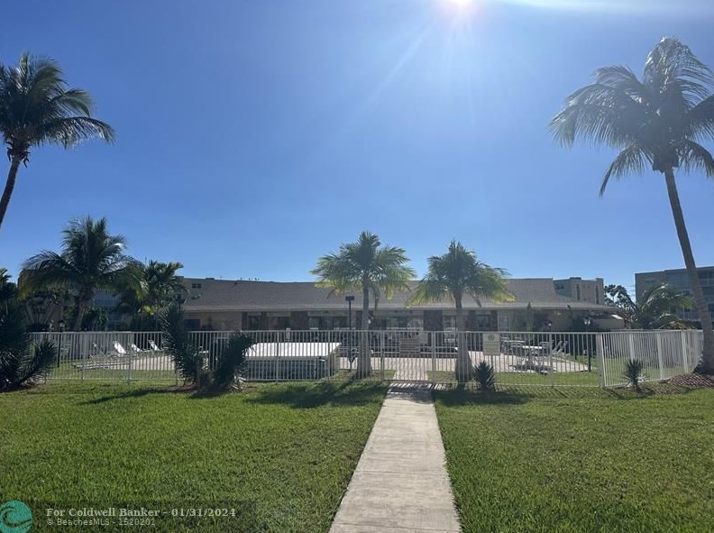 1025 2nd Ave, Dania Beach FL  33004-4444 exterior
