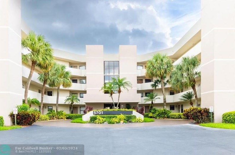 5701 Camino Del Sol, Boca Raton FL  33433-6563 exterior