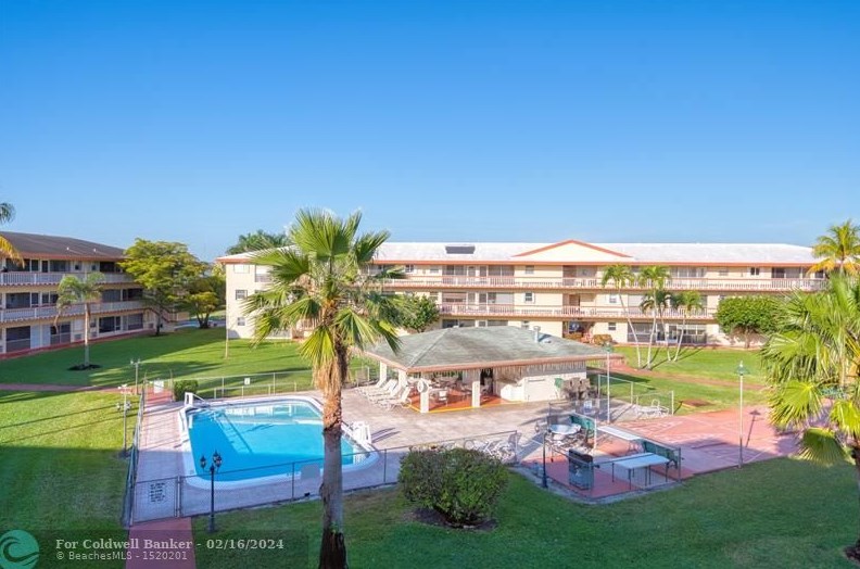 5300 Washington St, Hollywood FL 33021-7750 exterior