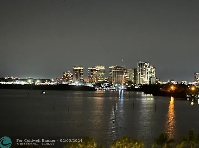 1 Grove Isle Dr, Miami FL 33133-4100 exterior