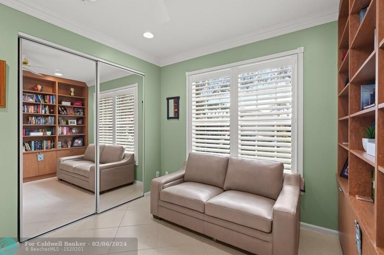 7062 Great Falls Cir, Boynton Beach FL  33437-3998 exterior